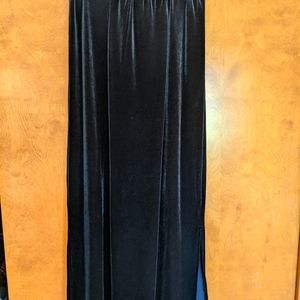 Women's Black Velvet Skirt, M